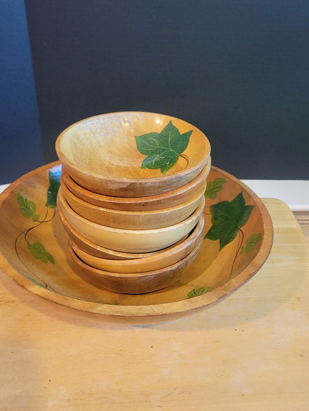 Vintage Wooden Bowl Set  of 8 Painted Folk Art Large Salad bowl & 7  Individuals